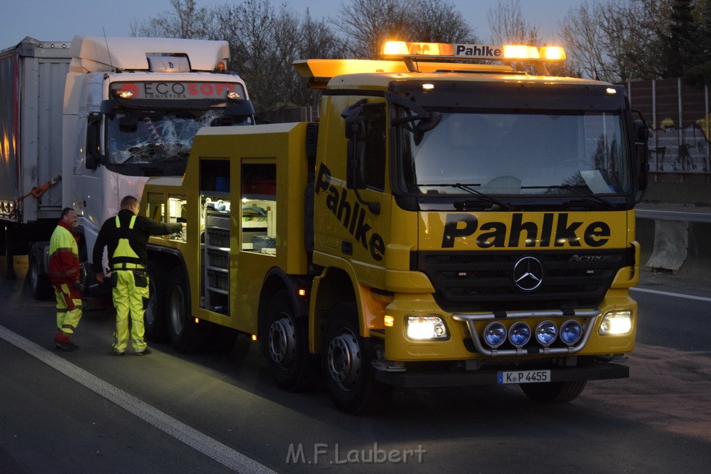 VU LKW A 4 Rich Aachen hinter Rodenkirchener Bruecke P51.JPG - Miklos Laubert